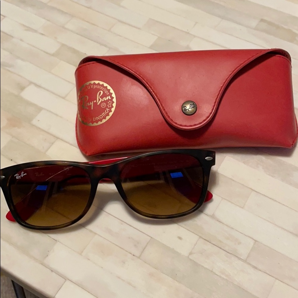 SOLD Authentic Ray-Ban New Wayfarer